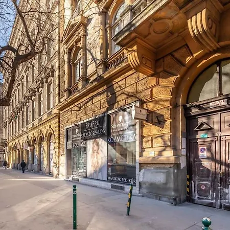 Jozsef-corvin 아파트