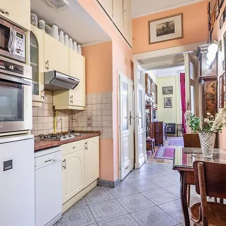 Jozsef-corvin Apartman *