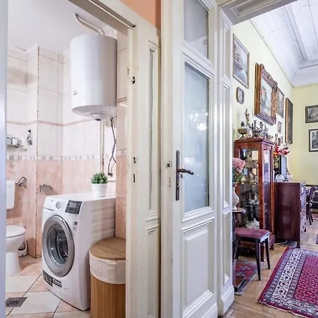 Jozsef-corvin * Boedapest