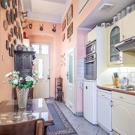 Jozsef-corvin Appartement *