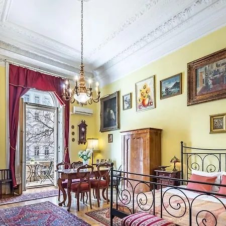 Jozsef-corvin Appartement